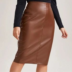Shein Bae Plus Split Hem PU Leather Skirt (Sz 20/4XL)